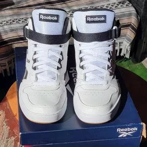 RARE Reebok BB4500 Mid With Strap Reebok joins forces with OBEY for a new vintage streetwear  main image 4
